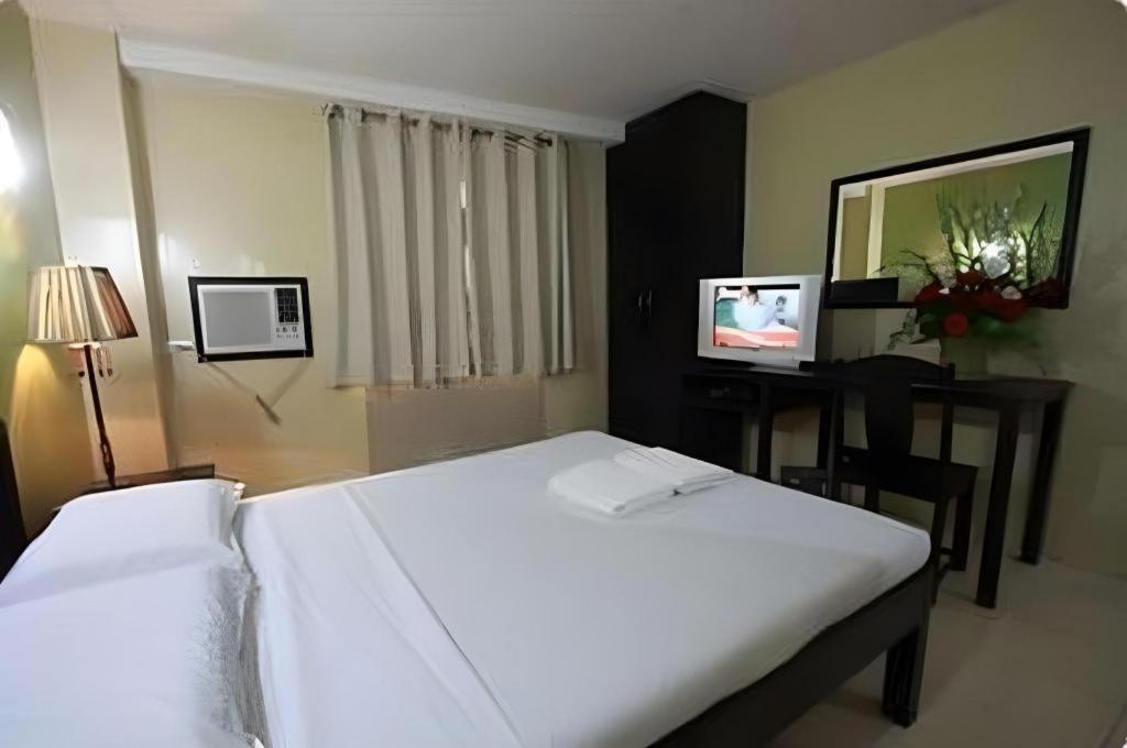 Sampaguita Suites Plaza Garcia Cebu Eksteriør billede